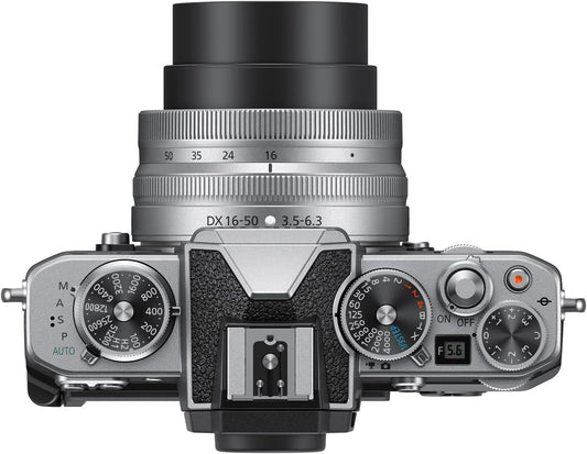 Nikon Z fc con lente de zoom gran angular | Fotografías fotográficas compactas sin espejo de inspiración retro con lente